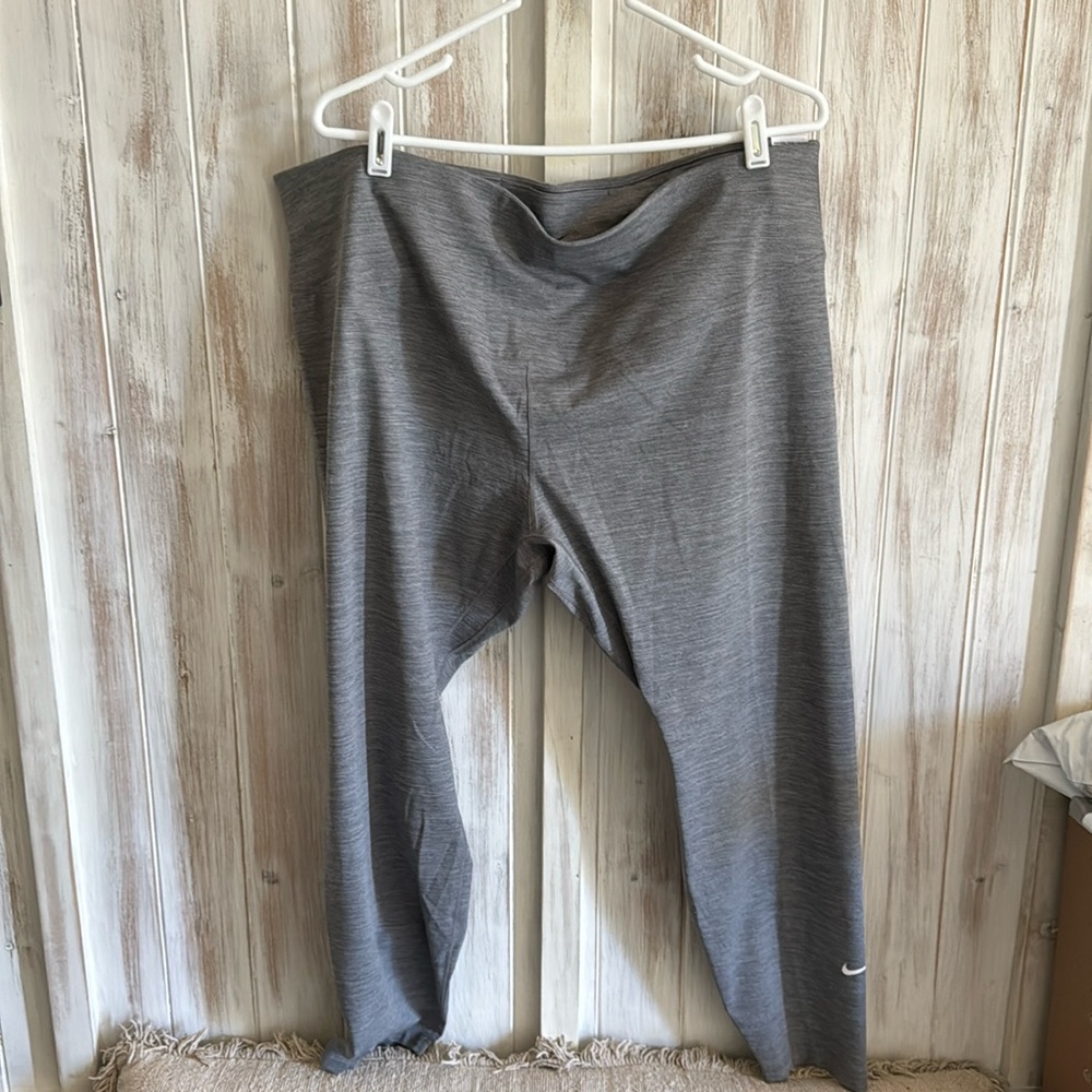 Nike One tight fit mid rise full length leggings